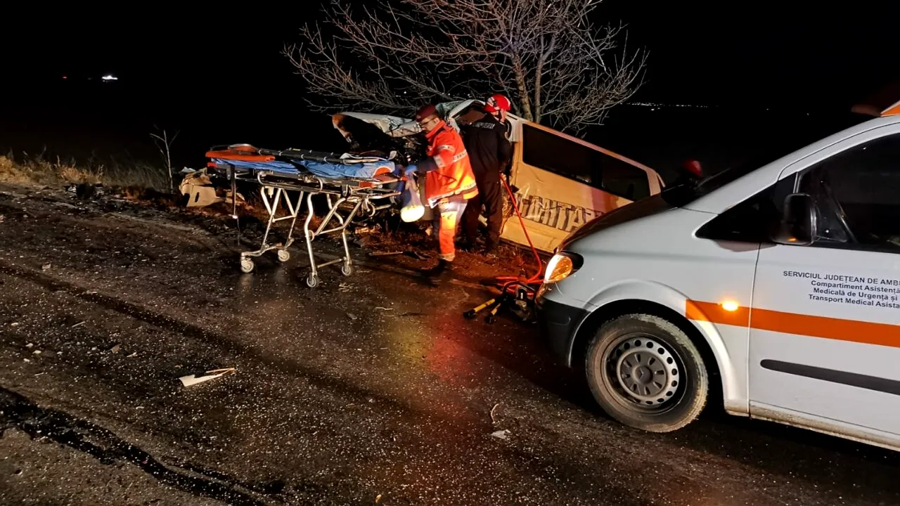 FOTO - Accident mortal la ieșirea din Buzău: O șoferiță de 19 ani a murit. Alți doi bărbați au ajuns la spital