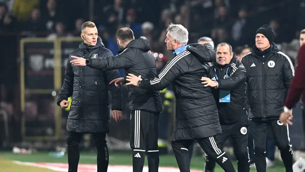 Bătaie la final de meci în Superliga! Bergodi a sărit la gâtul lui Cordea și a ieșit un imens scandal