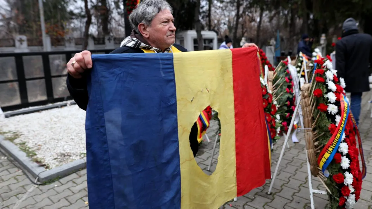 FOTO - Slujbă de pomenire a martirilor din decembrie 1989, organizată miercuri în Cimitirul „Eroilor Revoluției” din București