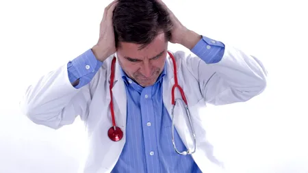 Ce se afla în gâtul unui barbat care a tușit încontinuu timp de două luni: I-au supt sângele și au crescut | VIDEO