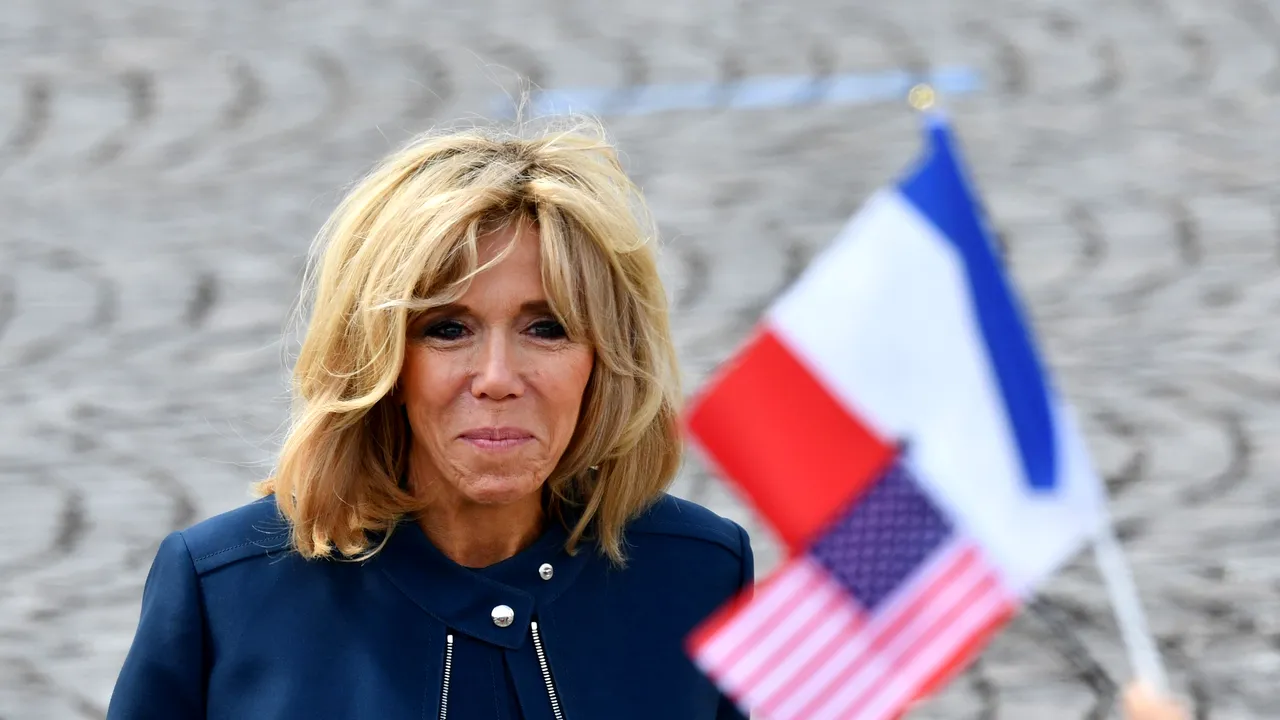 Scandal în Franța din cauza lui Brigitte Macron: Nu putem să susținem inițiativa unei „statui