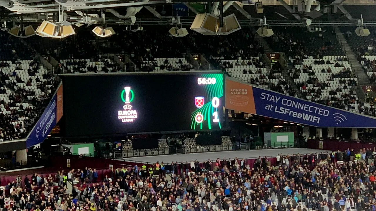 FCSB a rezistat doar 70 de minute la Londra! West Ham United a întors rezultatul după trei schimbări la pauză și un penalty controversat