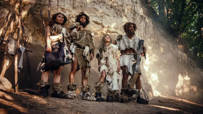 Familie de neanderthalieni, reconstituire. Sursa Foto - Profimedia 
