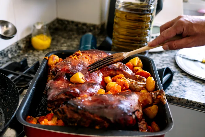 Friptura de miel la cuptor Trucuri pentru o carne fragedă și aromată pentru masa de Paște