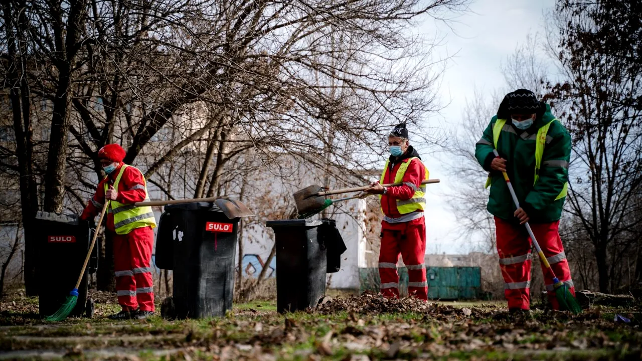 Unde puteți înlocui pubelele deteriorate din Sectorul 5