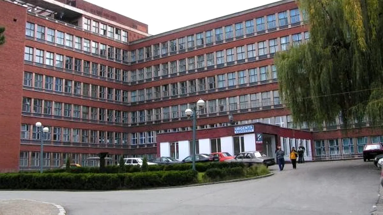 Medic din Hunedoara, urmărit penal după ce a cerut 500 de lei pentru a opera o adolescentă