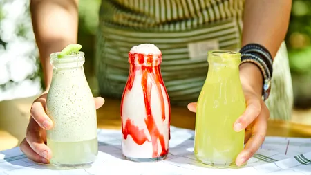 BĂUTURA lăudată de nutriționiști pentru efectele ei. Cât a ajuns să coste un litru în piețe