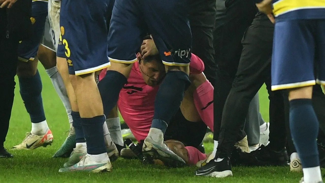 Arbitrul bătut în Turcia de bașkanul echipei lui Moruțan a luat decizia: „Asta e tot”. S-a lăsat cu ARESTĂRI. Președintele Erdogan a intervenit. VIDEO