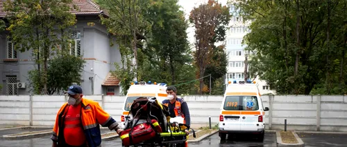 Doi pacienți cu COVID-19 au murit în ambulanțe, în curtea Spitalului din Craiova