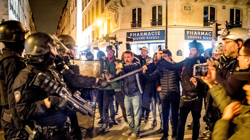 Noi proteste violente în Franța după ce Guvernul a supraviețuit unei moțiuni de cenzură. Zeci de persoane au fost arestate