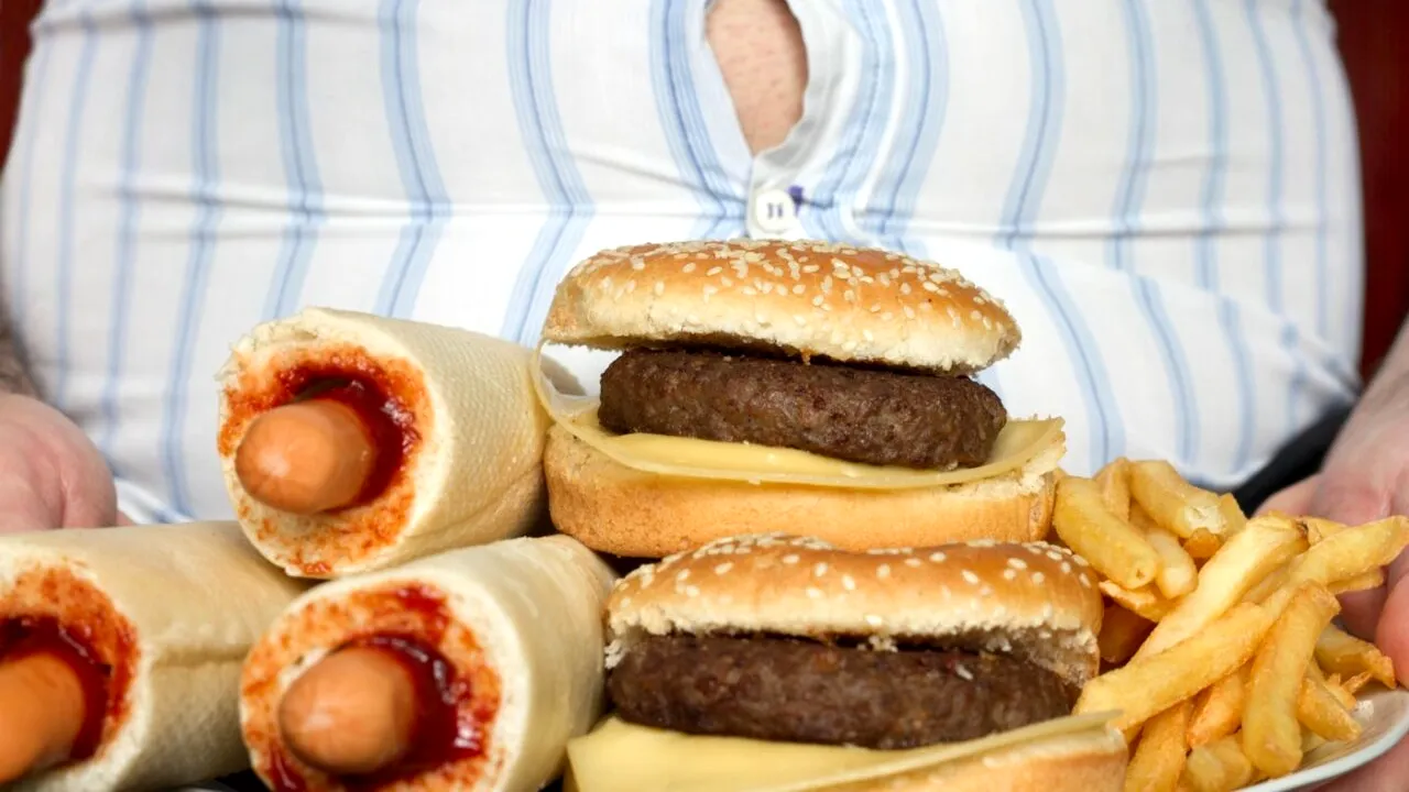 CANCERUL uterin, în creștere alarmantă la nivel mondial. Alimentele ultra-procesate, 