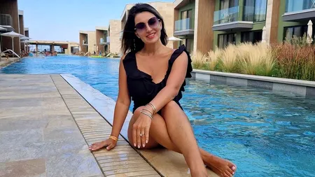 FOTO | Ela Crăciun s-a bucurat din plin de vară, cu patru vacanțe și peste 20 de costume de baie