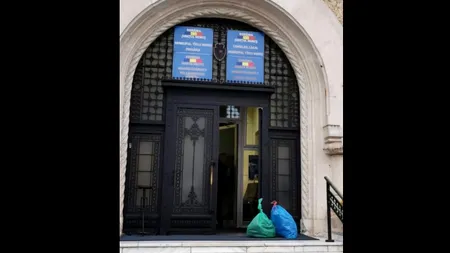VIDEO - Șase saci de gunoi, primiți drept „cadou de Crăciun” de primarul din Târgu Mureș. Cine este persoana care a făcut acest gest