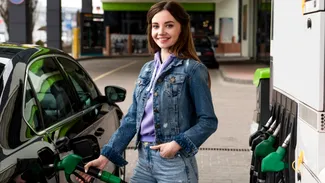 Producătorii auto din UE vor continua să fabrice mașini pe benzină și după anul 2035. Tranziția la mașinile electrice se amână pe termen nedeterminat