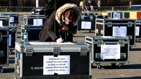 FOTO-VIDEO | Protest al artiștilor, de Ziua Culturii Naționale: „Vă uitați de doi ani cum moare cultura. Vrem predictibilitate”