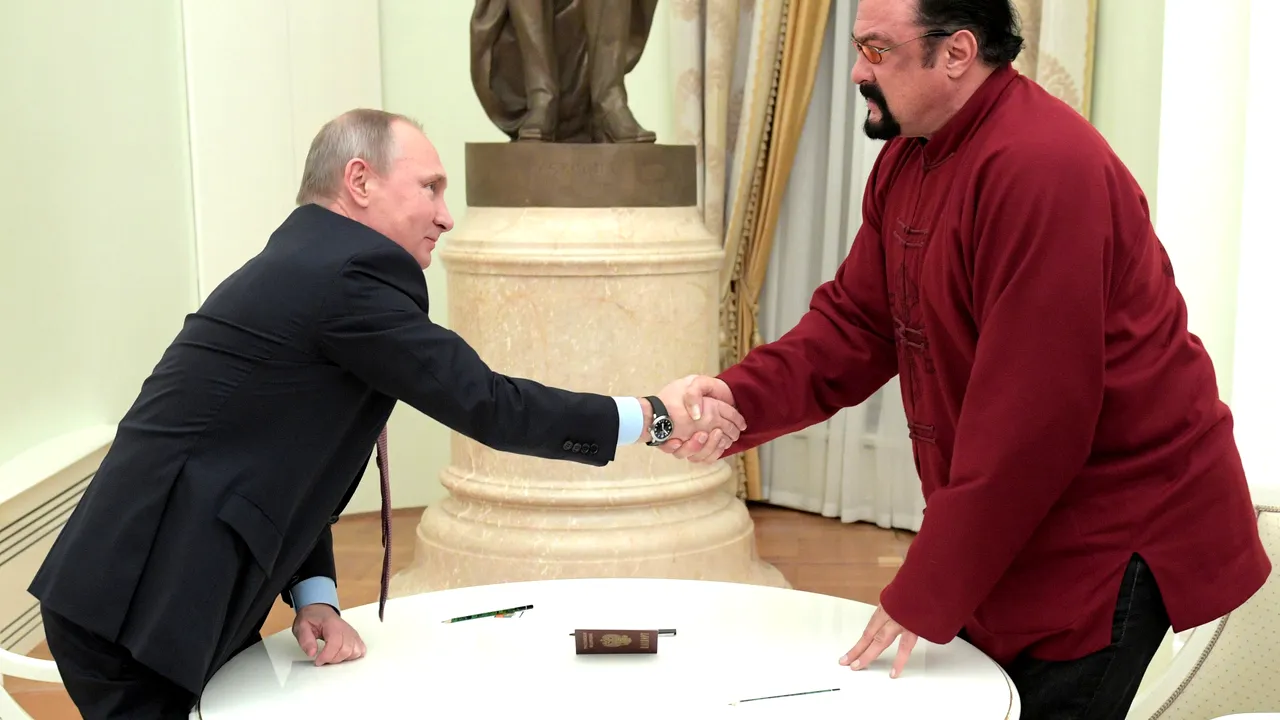 Steven SEAGAL, trimisul special al RUSIEI în SUA. Actorul are cetățenie rusă și îl consideră pe PUTIN cel mai MARE lider în viață