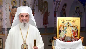 Patriarhul Daniel se implică în criza energetică: „Să nu întrerupem rugăciunea, chiar dacă se oprește curentul electric”