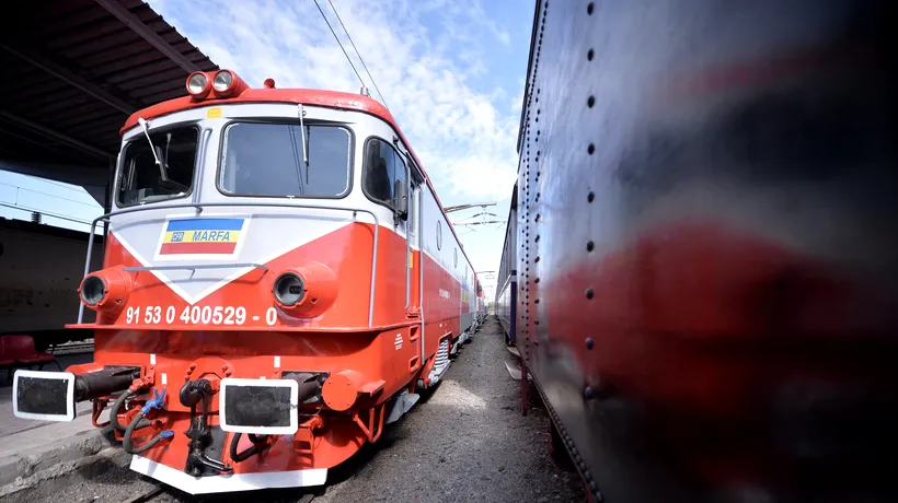 Alertă în gara Oradea! Locomotiva unui tren cu 22 de vagoane încărcate cu motorină a luat foc
