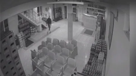 Cel mai slab hoț din lume: s-a îmbătat și a uitat pe unde a intrat! Ce a făcut ca să iasă din magazinul pe care l-a jefuit