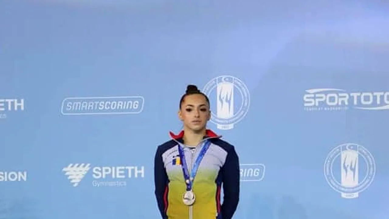 Gimnastele românce s-au întors în țară cu medalii de aur și de argint