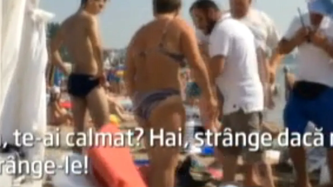 Scene incredibile pe litoral. Ce pățește o femeie care și-a pus cearșaful în fața unui baldachin