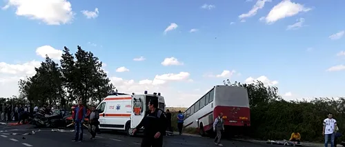 Accident pe DN1. Un microbuz cu muncitori a fost izbit de o mașină 