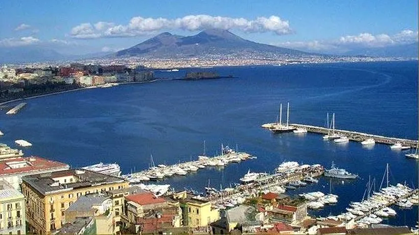 Căutări disperate la Napoli. Opt persoane dispărute după ce o clădire s-a prăbușit 