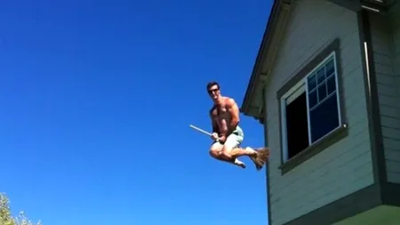 GALERIE FOTO. Cele mai ciudate fotografii postate pe rețelele de socializare