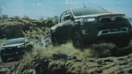 Vor avea SUV-urile soarta țigărilor? Motivul pentru care două reclame la un model Toyota au fost interzise în Marea Britanie