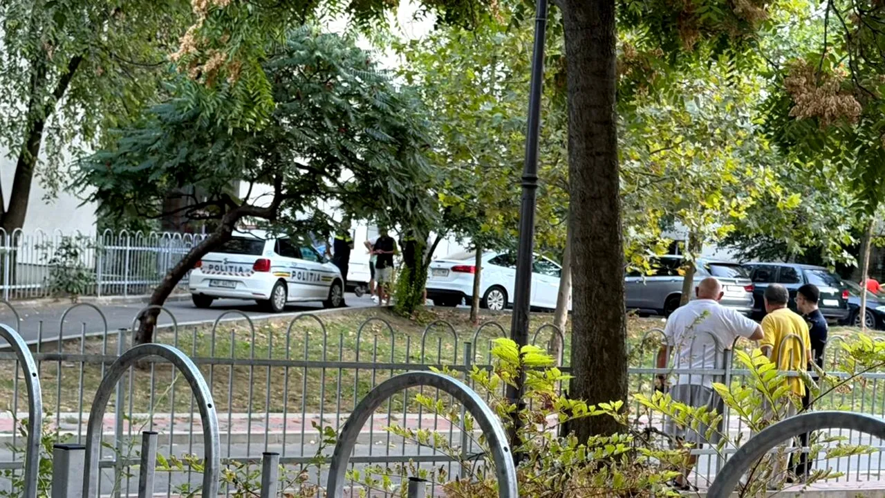 Scandal în București. Un proprietar ar fi venit cu ranga pentru a-l scoate din apartament pe chiriaș, iar acesta a răspuns cu spray iritant. A fost nevoie de intervenția polițiștilor