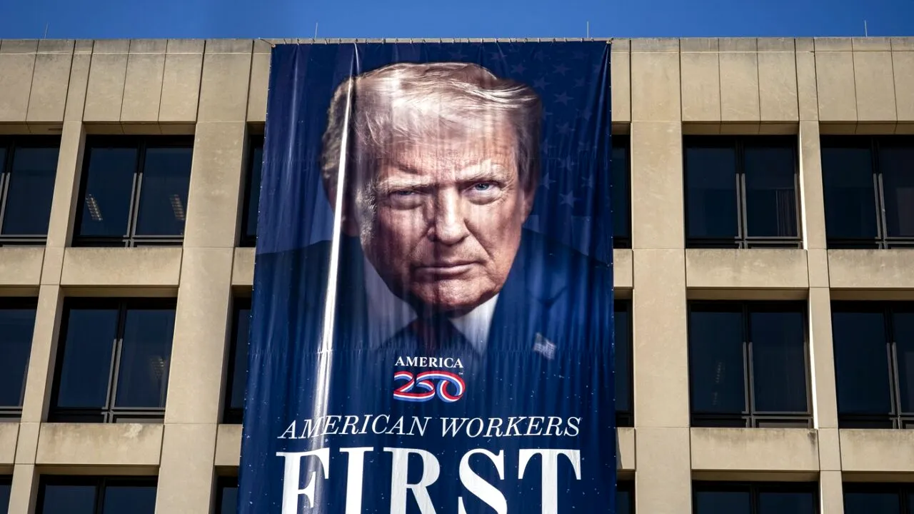 Le Monde: Neoliberalismul a favorizat ascensiunea valorilor reacționare /Intervenționismul lui Trump semnalează tendințe AUTORITARISTE