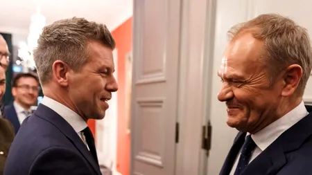 „Cred că sunt mai fericit decât tine”. Prim-ministrul polonez îl felicită pe Magyar. De ce îl acuza Tusk pe Orban