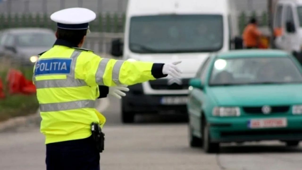 Mega-dosar instrumentat de DNA! Procurorii anticorupție l-au prins pe șeful Biroului Rutier Iași luând șpagă mezeluri, o friptură și două pizza!