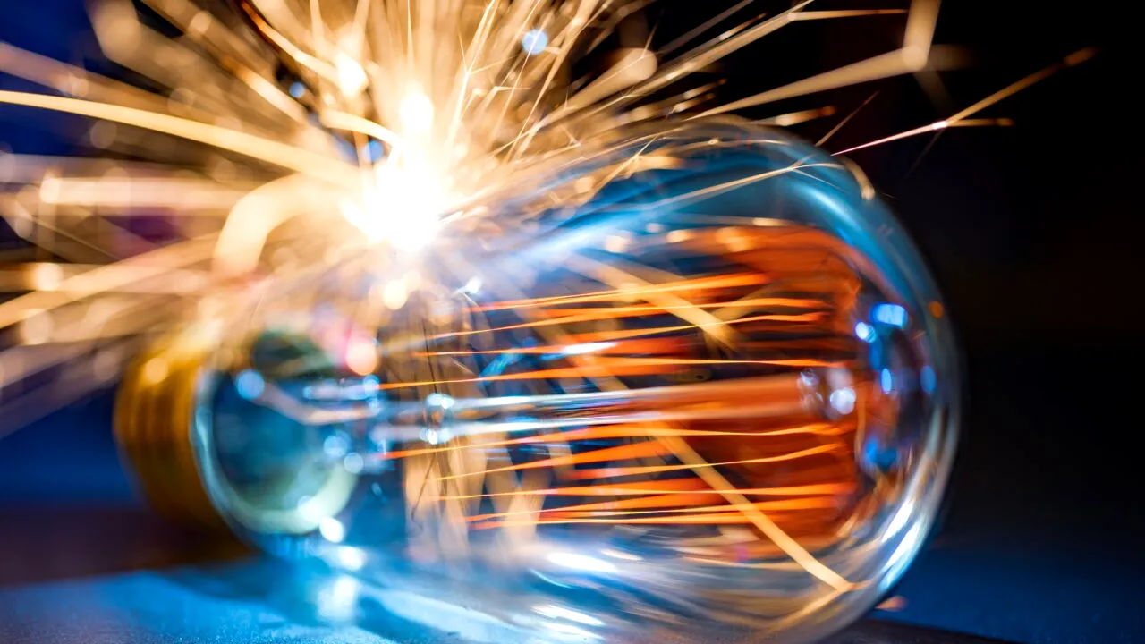 Propunerea Ministerului Muncii de sprijinire a consumatorilor vulnerabili pentru plata facturilor la energie, APROBATĂ de Guvern