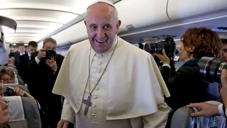 Papa Francisc declară că și-ar dori să poată ieși 