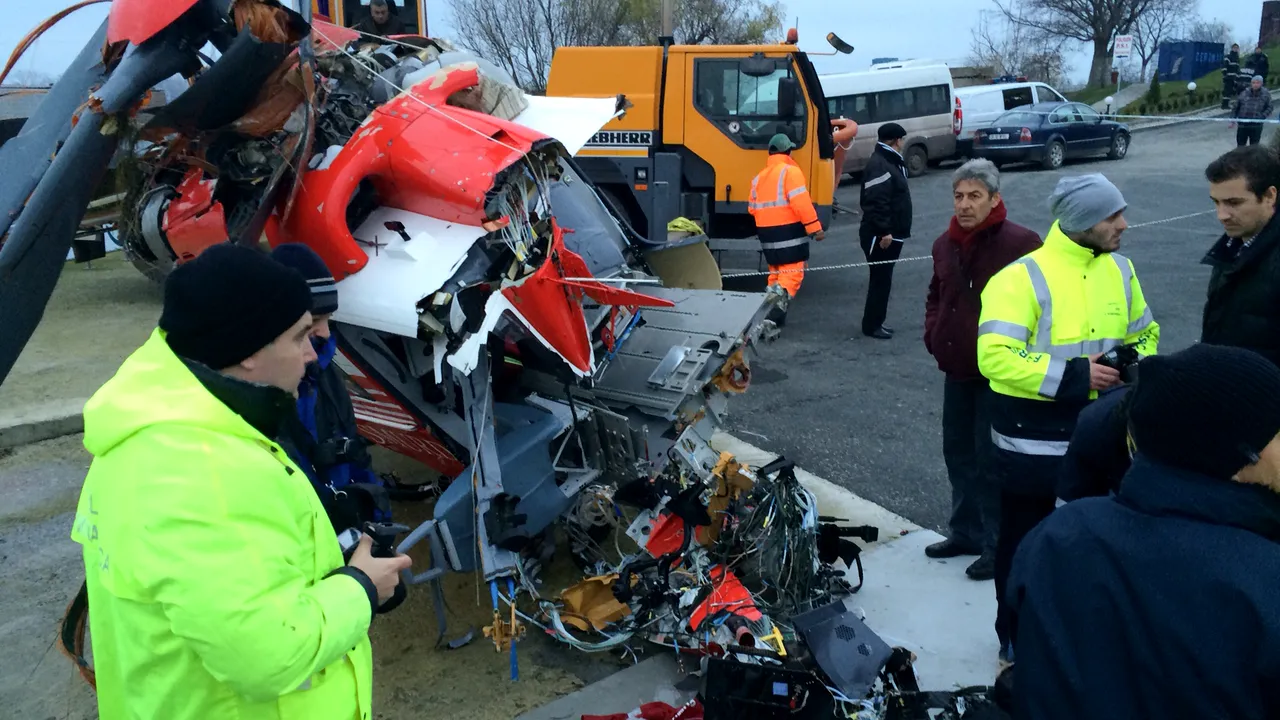 Copilotul elicopterului prăbușit în Constanța, înmormântat la Mioveni în prezența a 3.500 de oameni