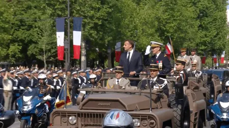 Ultima paradă de Ziua Franței pentru Emmanuel Macron: Peste 6.700 de soldați, inclusiv români, și sute de avioane, elicoptere și vehicule defilează pe Champs-Élysées
