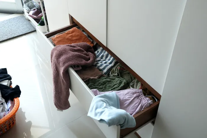 De ce să pui săculeți cu lavandă în dulapuri cu haine, în luna aprilie. La ce ajută, de fapt