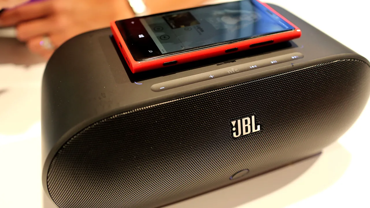 NOKIA vrea să lanseze smartphone-ul LUMIA 920 pe 2 noiembrie