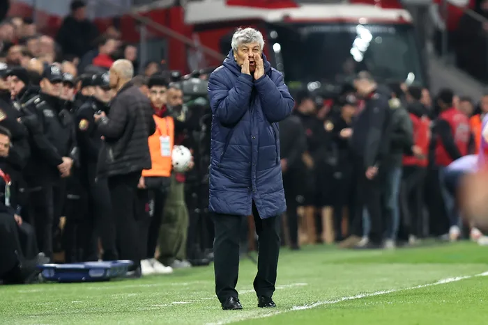 Cum evoluează starea lui Mircea Lucescu. „Se află în stare foarte gravă, dar echipa face toate eforturile pentru a-l salva”