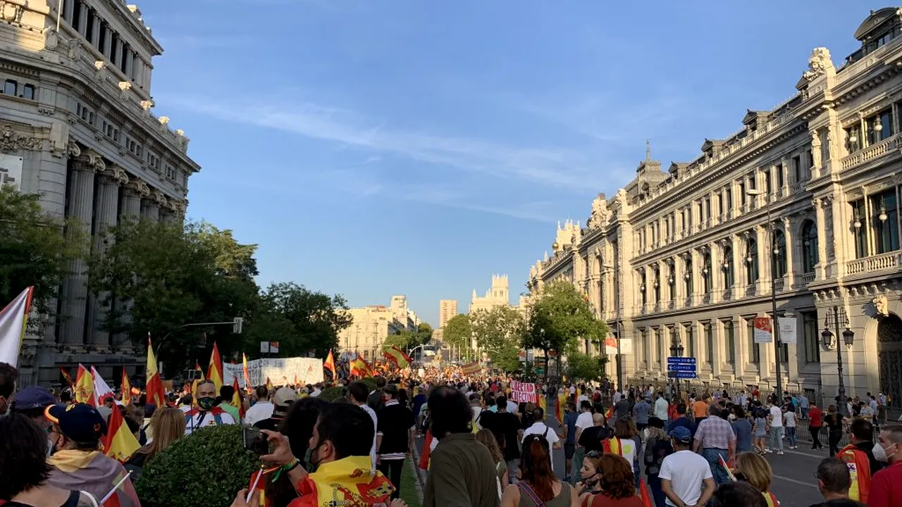 Proteste la Madrid. Mii de spanioli, în  stradă împotriva restricțiilor Covid-19! (VIDEO)