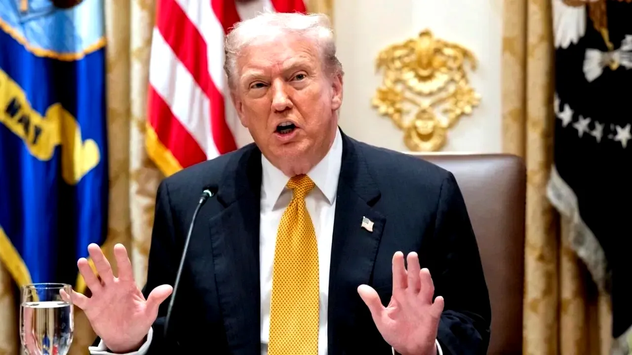 Petrolierele evită în continuare Strâmtoarea Ormuz. Administrația Trump analizează un „permis VIP” cu escortă militară