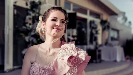 Scriitoarea Andreea Lichi: „Sunt un om simplu, un om pasionat de cunoaștere, ce iubește să fie empatic cu cei din jur și să-i asculte”