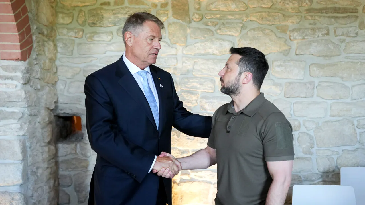 Klaus Iohannis: „Împreună cu Preşedintele Zelenski am semnat Declaraţia comună cu privire la integrarea euroatlantică a Ucrainei”
