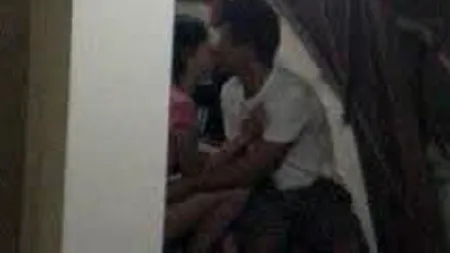 Elev de la un liceu din Buzău, arestat după ce a încercat să violeze o tânără în scara unui bloc