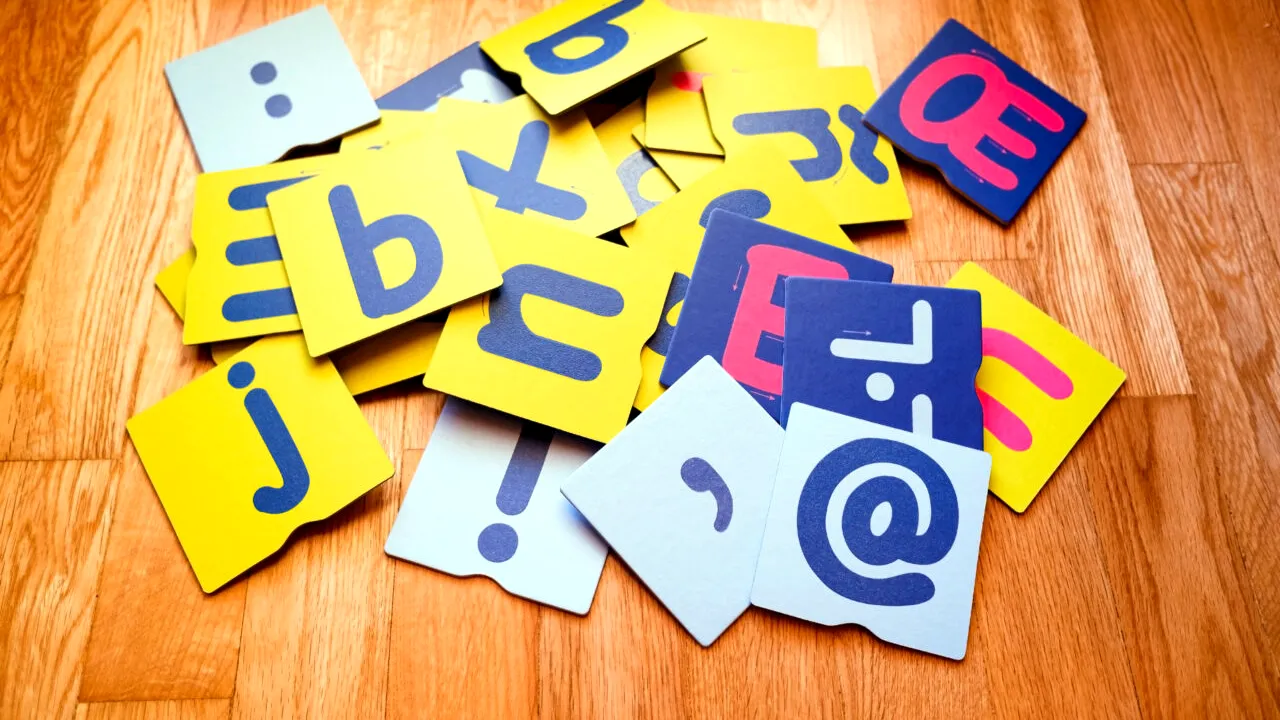 Care este pluralul cuvântului macrou. Mulți români fac această greșeală