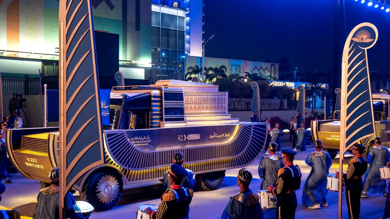 Mumiile faraonilor din Egiptul Antic, transportate la un nou muzeu. Paradă spectaculoasă pe străzile din Cairo | FOTO, VIDEO