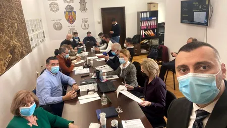 EXCLUSIV. Consilier PSD infectat cu noul coronavirus după ședința de vineri a CGMB: ”Nicușor Dan ar fi trebuit să aloce suficient spațiu pentru a se respecta distanța minimă de trei metri pătrați pentru fiecare persoană”