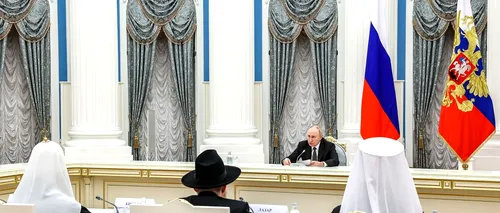 FOTO | Noua masă „de distanțare socială” a lui <i class='ep-highlight'>Putin</i>, devenită virală: „Pur și simplu strigă la el?”