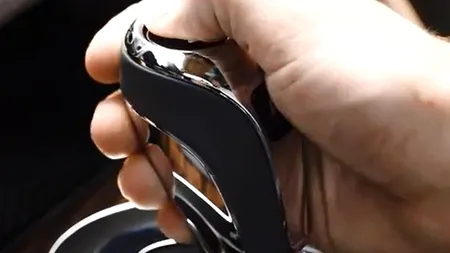 CONCEDIERI. Un celebru producător auto de lux dă afară 1.000 de angajați